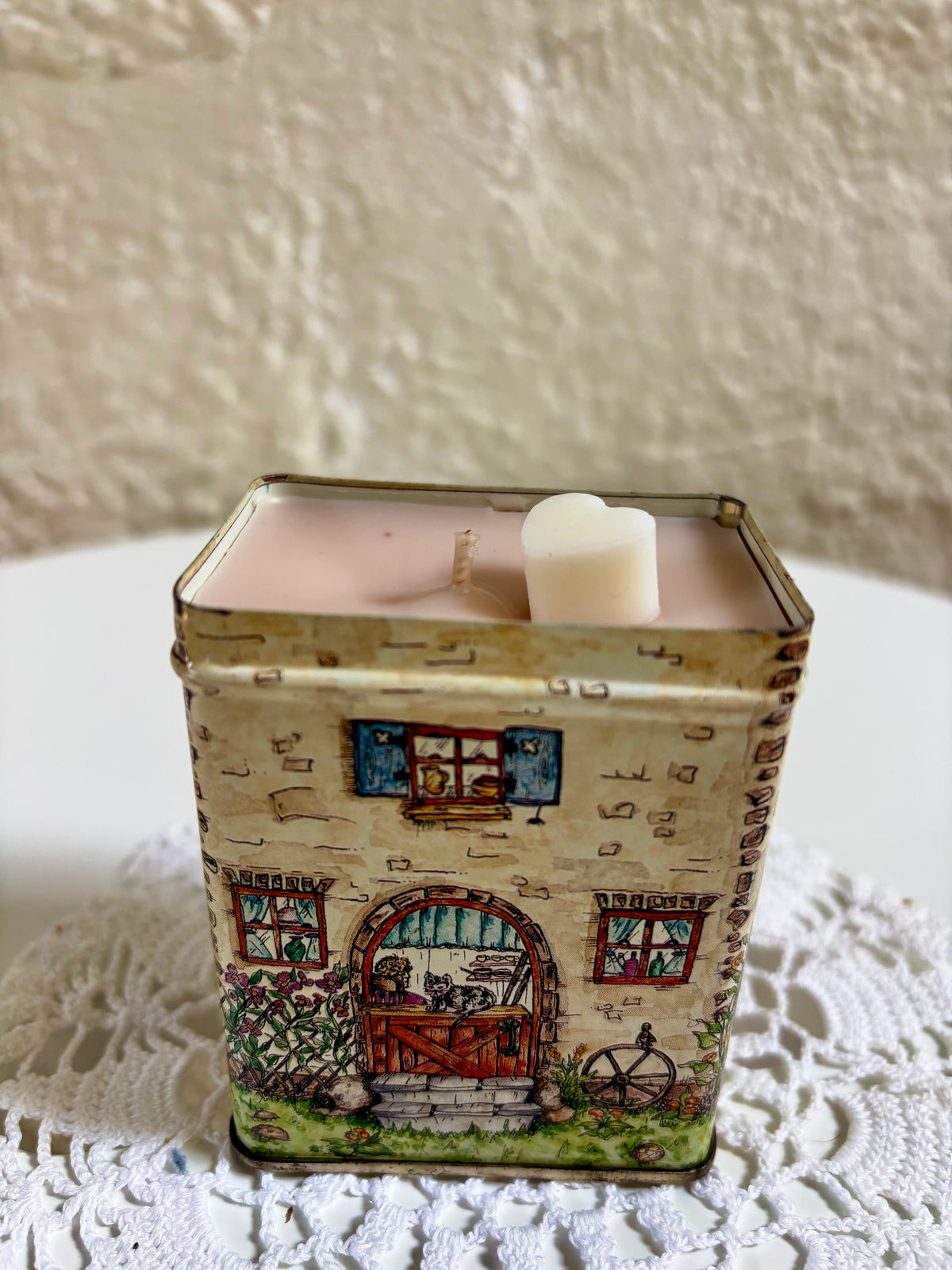 The Country Cottage (Amber Noir)