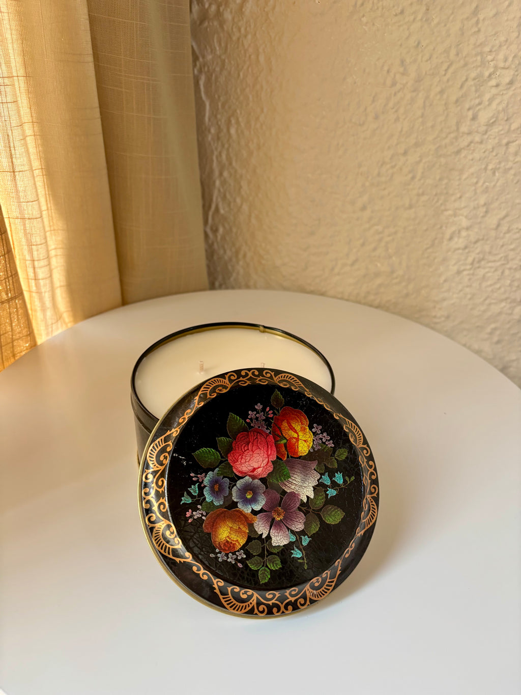 Antique Romance (Amber Noir)