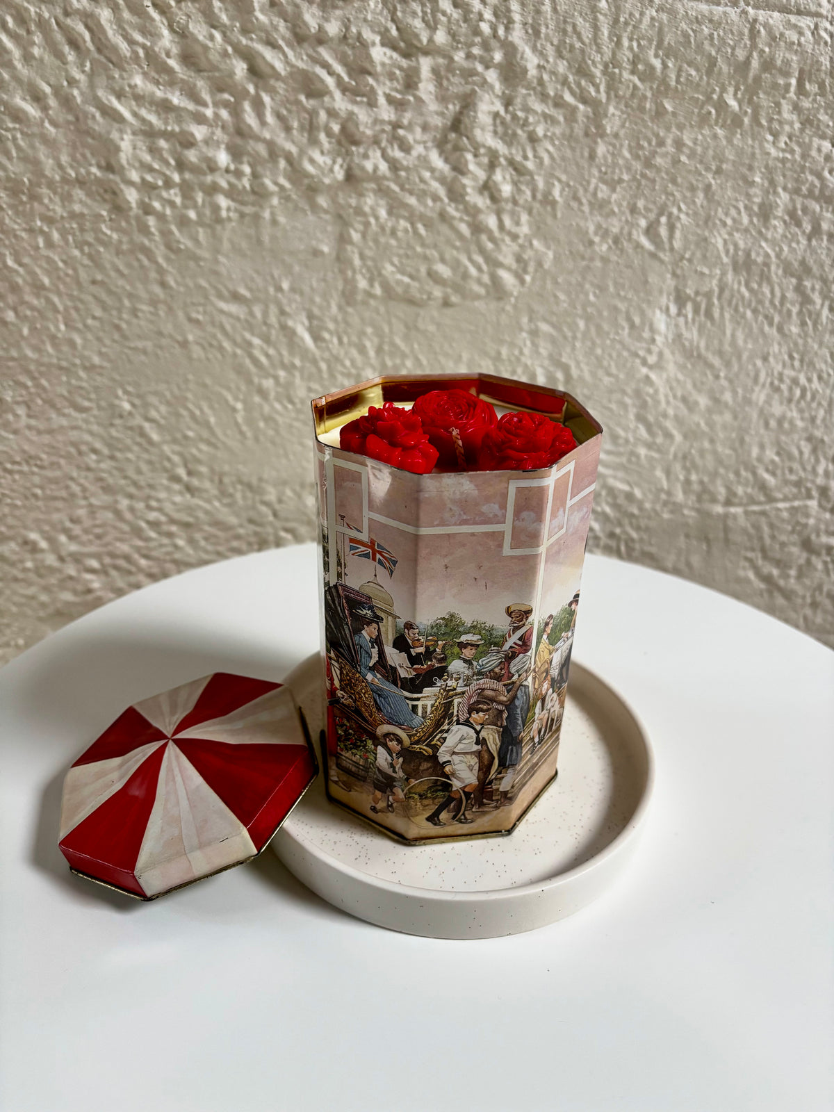 Royal Roses (Amber Noir)