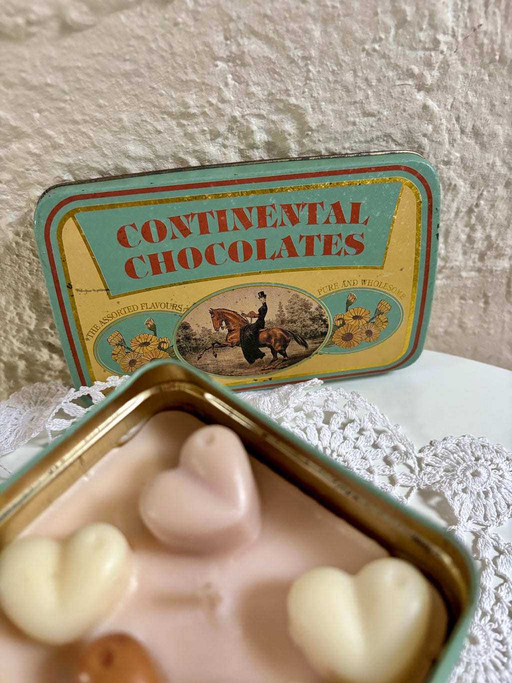 Continental Sweethearts (Amber Noir)