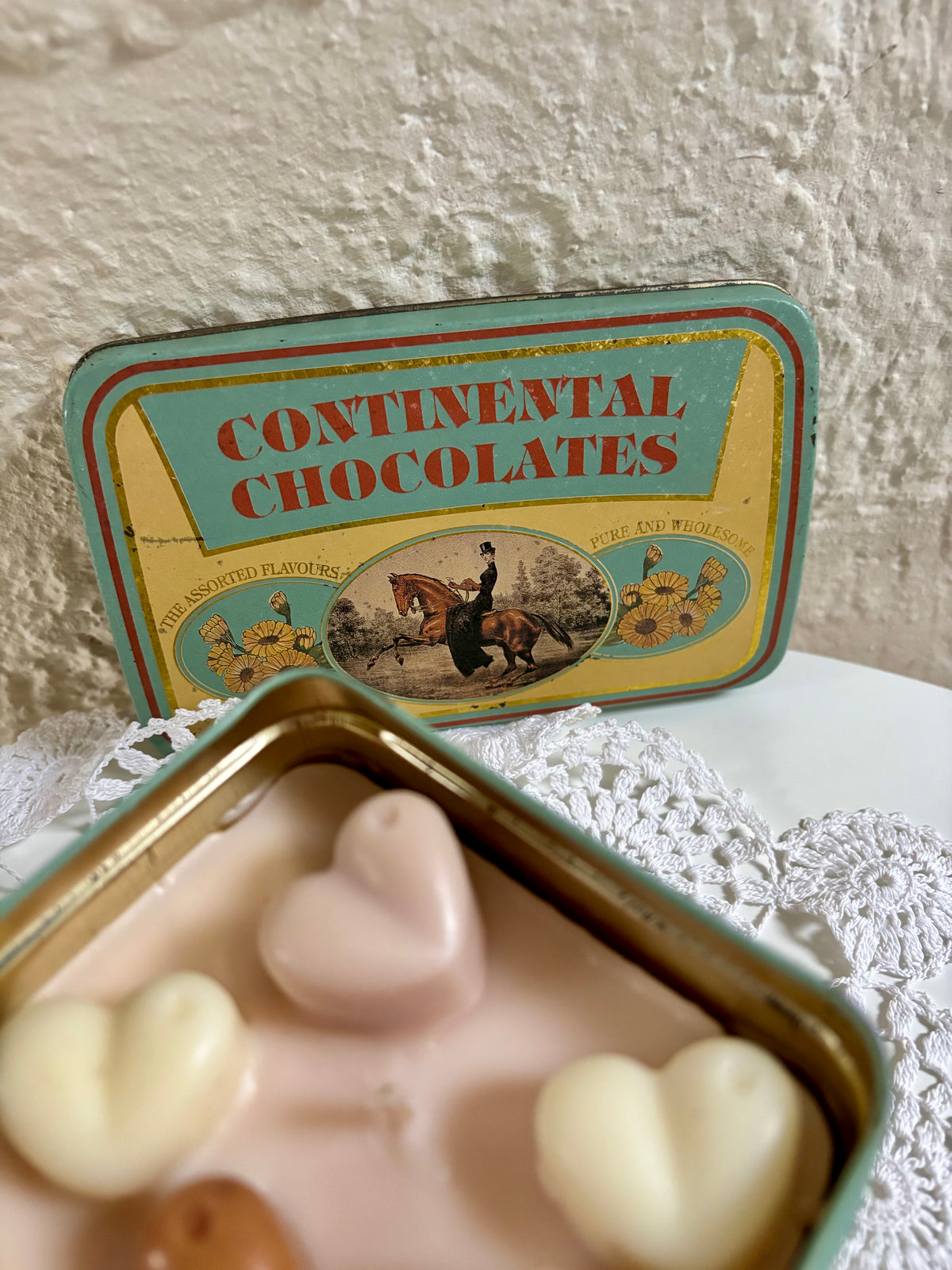 Continental Sweethearts (Amber Noir)