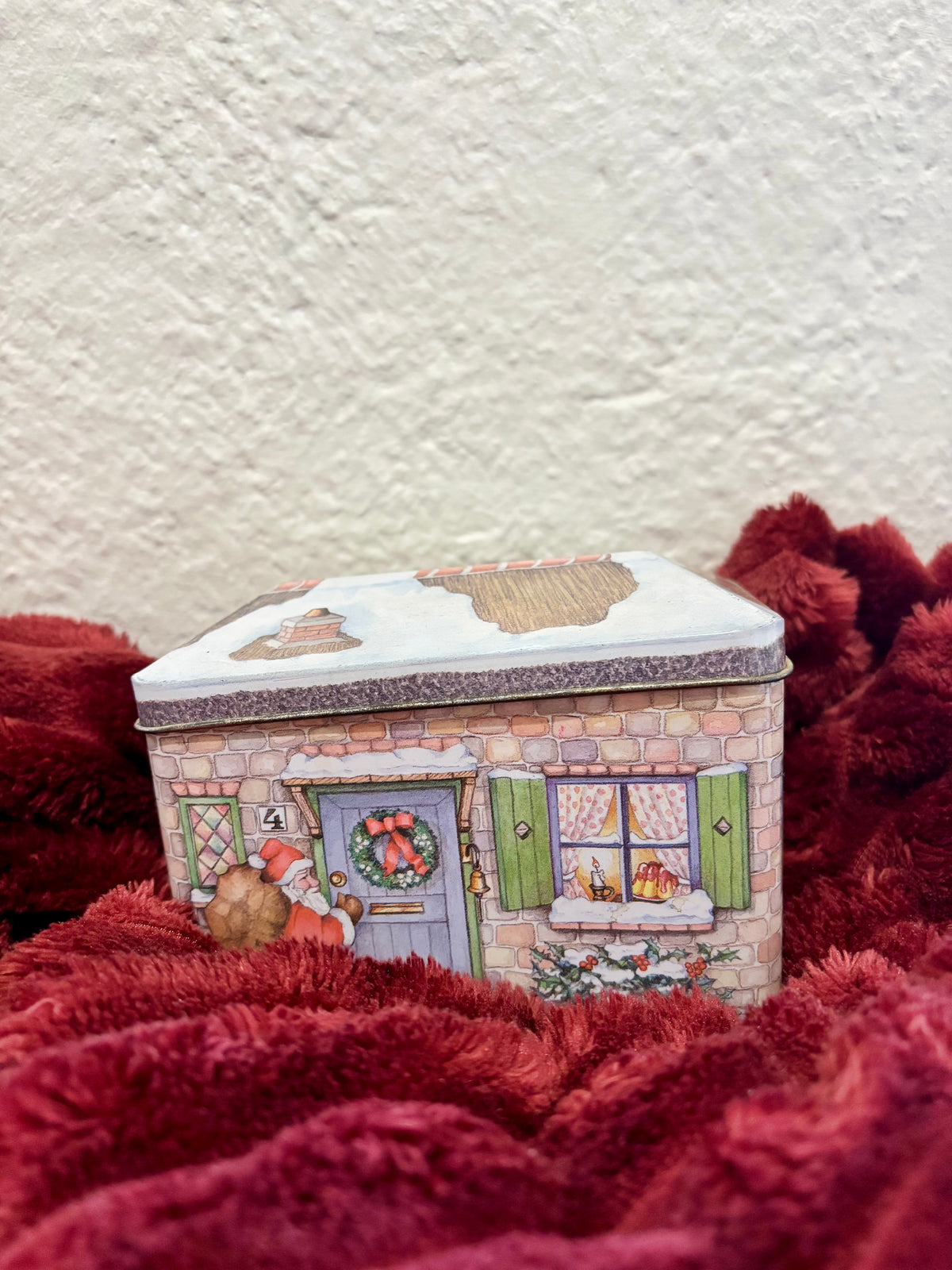 Santa’s Cottage Tin (Gember Koekje)