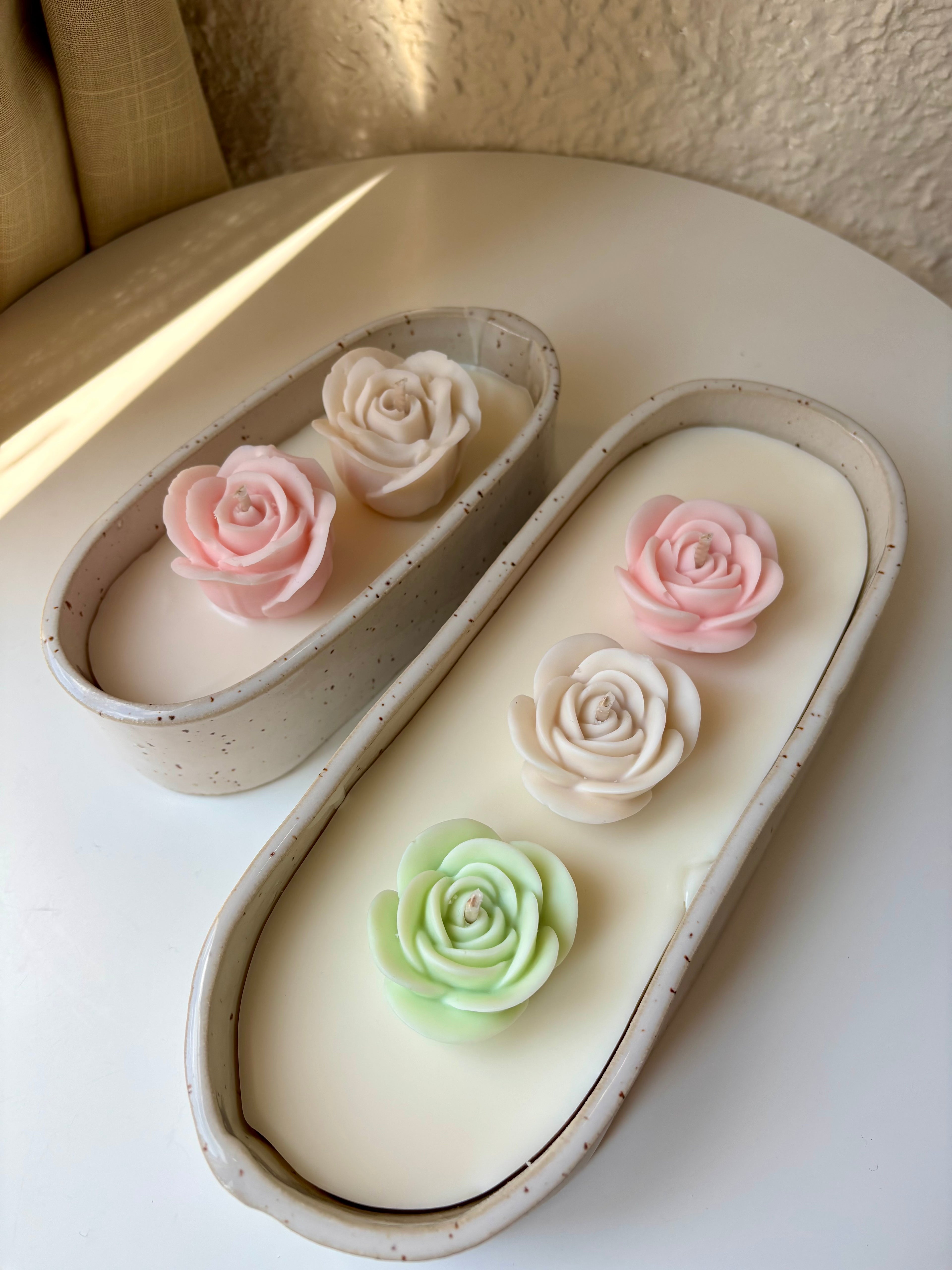 Rose Embrace - handgemaakte keramieken schaalkaars