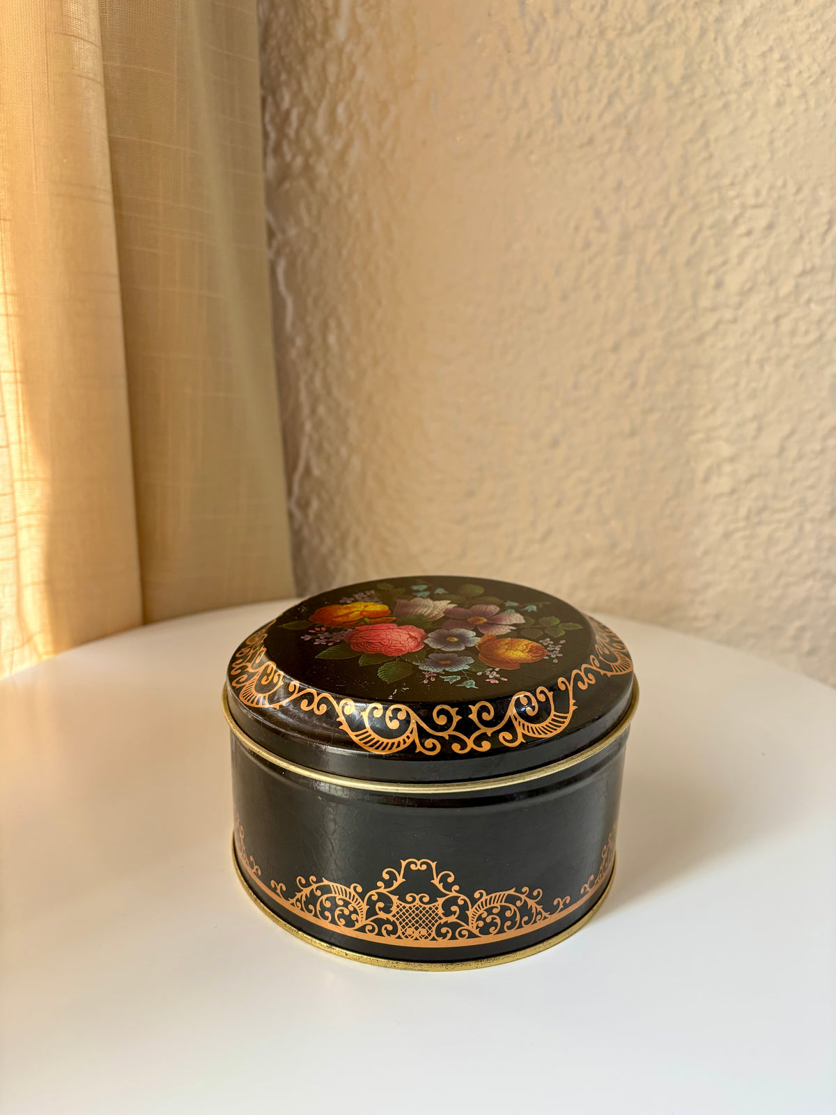 Antique Romance (Amber Noir)